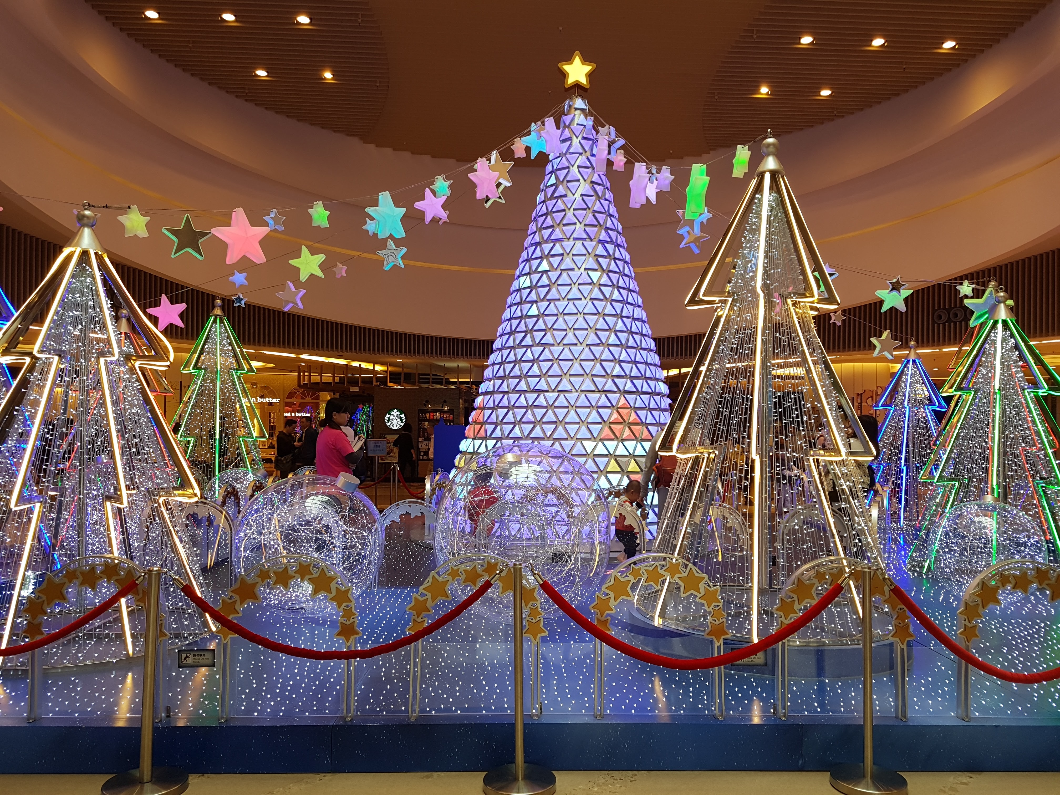 Popcorn Mall at Tseung Kwan O beautifully LIT